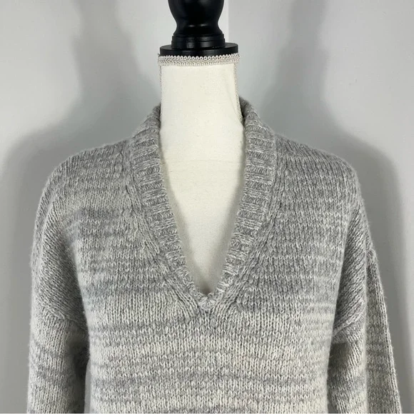 Naadam chunky knit merino wool cashmere v neck sweater - Picture 2 of 6